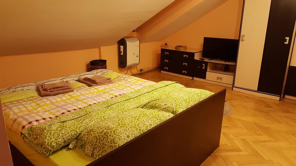 Studio Piata Sfatului - Braşov Extérieur photo
